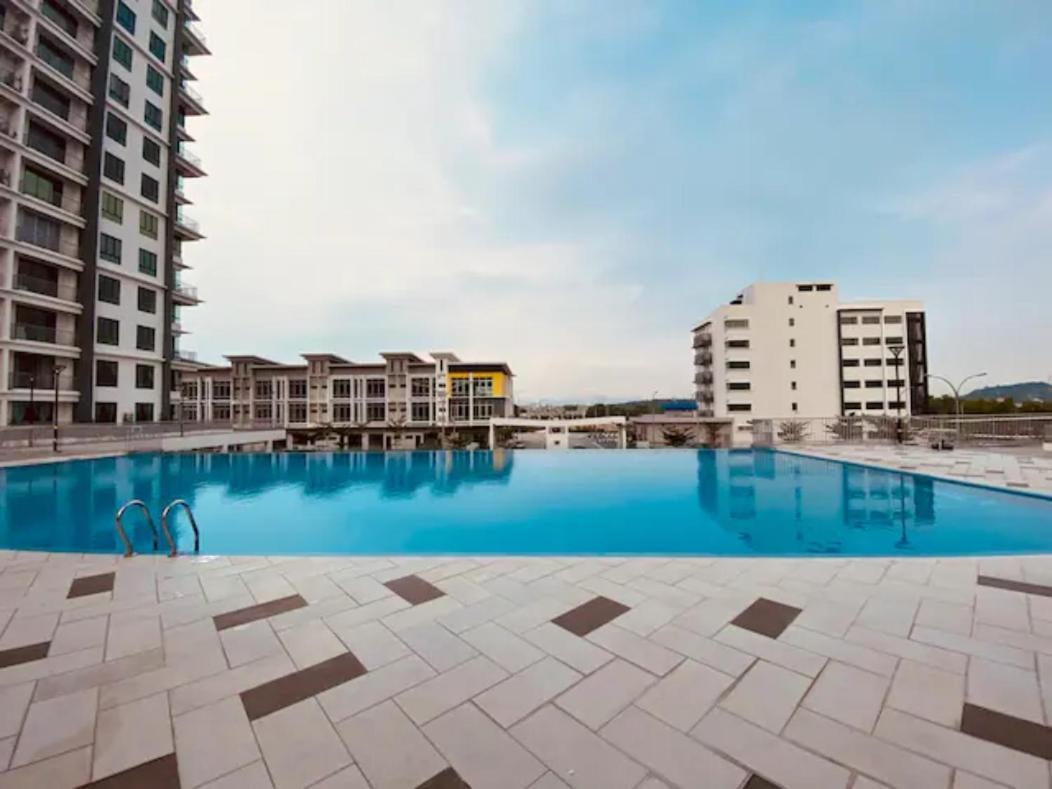 Luxurious Homestay 3Br With Pool Meru Ipoh 8 Pax Exterior photo